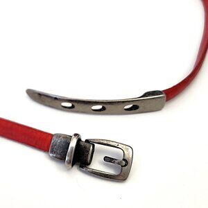 Tristan & Iseut skinny red leather belt